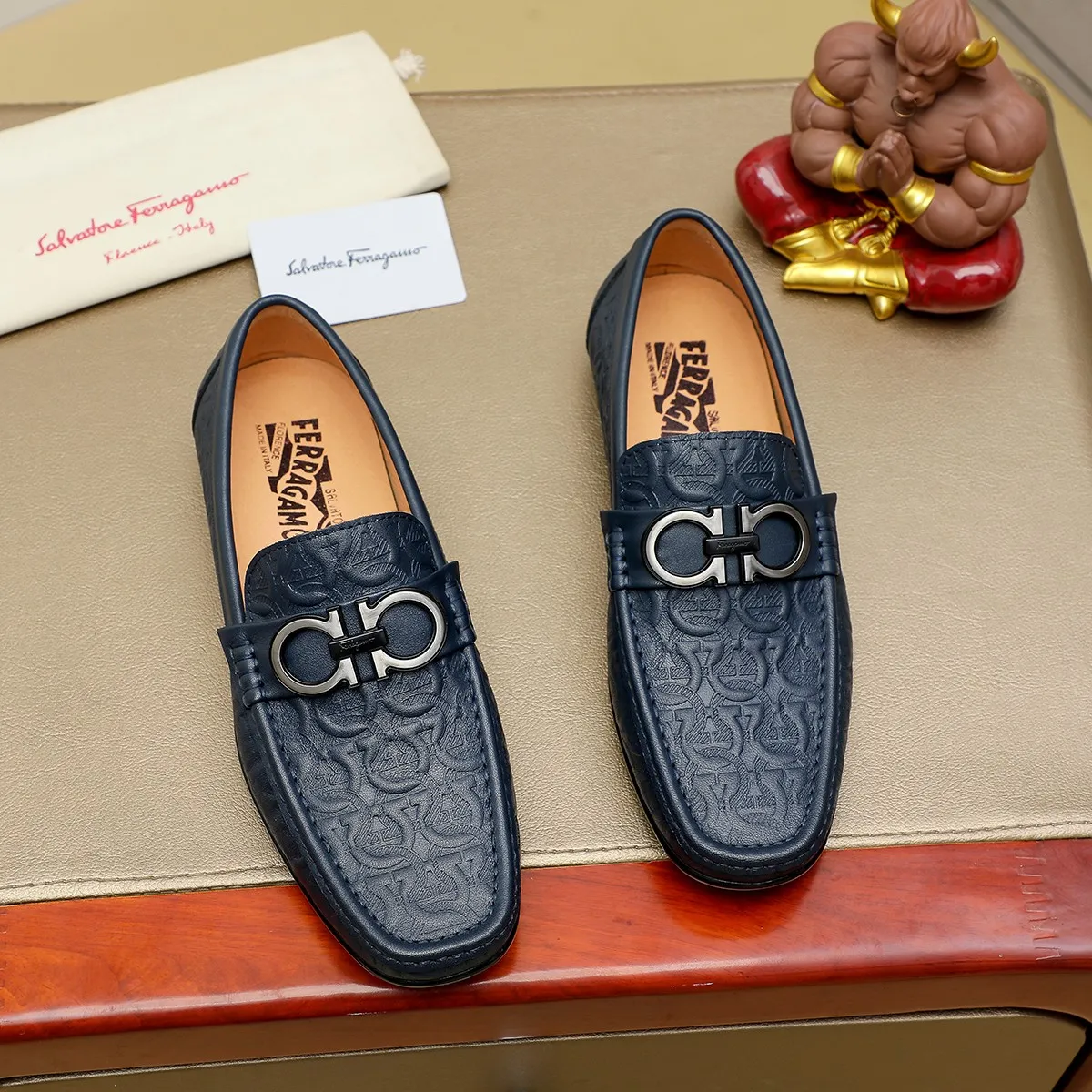 Men's shoes 💰360 🕷🕷【Ferragamo】Ferragamo Popular fashionable casual slip-on shoes🇨🇳Official website counter 1:1 production, original mold opening💯Good quality visible, imported high-end first-layer calfskin, luxurious pigskin lining🌿Very clear texture, high-quality waterproof, non-slip and wear-resistant outsole🎋High quality and low price, truly handmade🍓Color, code number 38-45